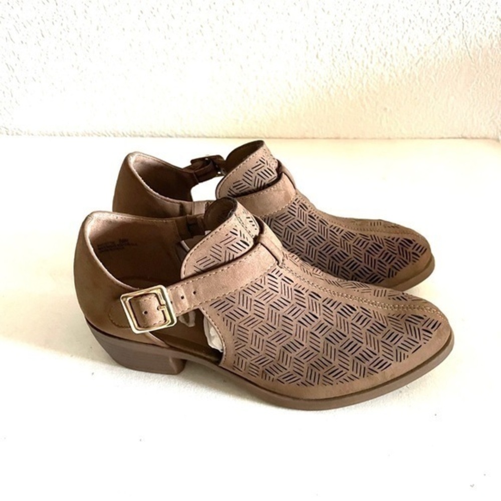 BELLA VITA Scottie perforated brown booties - 6.5